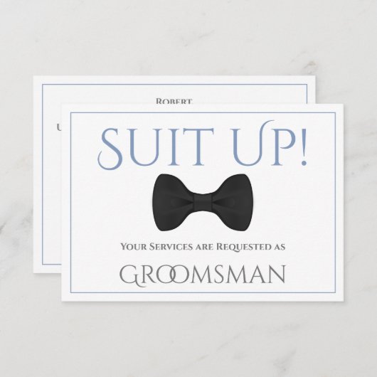 Carte Dusty Blue & Grey Be My Groomsman Fun Bow Cravate (Devant / Derrière)