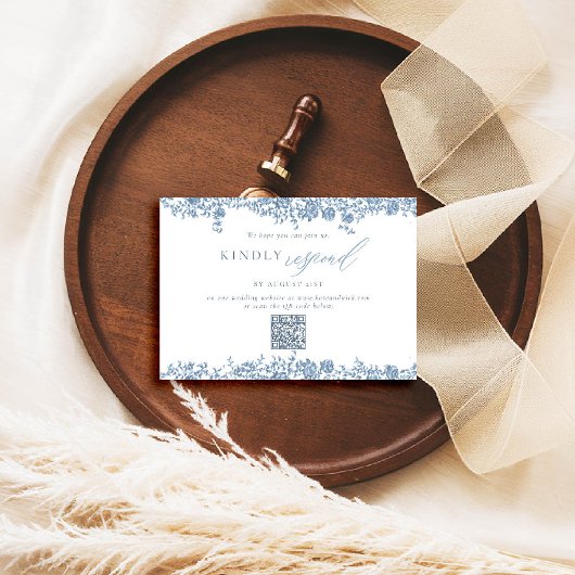 Carte Dusty Blue Toile Roses Élégant Mariage QR Réponse