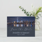 Carte Élégance Intemporelle NYC Skyline Save the Date (Debout devant)