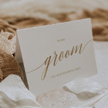Carte Elegant Gold Calligraphy To My Groom<br><div class="desc">This gold elégant calligraphy to my groom card is perfect for a simple wedding. Les objets neutres de design ont minimalist card decorated with romantic and whimsical faux gold foil typographiy. Note de Please: This design ou not fees not feature real gold foil. It is high quality graphic made to...</div>
