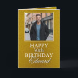 Carte Elegant Gold Photo Boyfriend Anniversaire<br><div class="desc">Une photo personnalisée de votre petit ami associée à un message d'anniversaire sincère, le célébrant lors de sa journée spéciale. Une façon significative et personnalisée de le faire se sentir aimé et apprécié.</div>