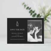 Carte Élégant Noir Monogramme Mariage Enregistrer la Dat (Debout devant)