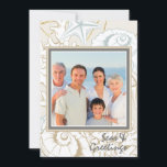 Carte Elégant Seashell Beach Marine Photo personnalisée<br><div class="desc">Cet élégant design présente votre photo préférée entourée d'un cadre de coquillages et de corail. Ci-dessous se trouve le texte "Seas & Salutations" avec votre salutation personnalisée au verso dans la typographie moderne #home #décoration #homédécor #nautique #seashells #coral #salutations #cartes de voeux #personnalisation #cartes de noël #cartes de voeux #vacances...</div>