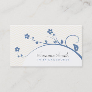 Carte élégante avec des fleurs bleues et chevrón