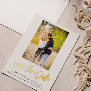 Carte élégante de faire-part de mariage avec feuil