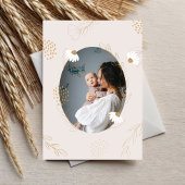 Carte élégante de fleurs délicates pour la fête de