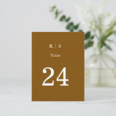 Carte élégante de numéro de table de mariage avec (Debout devant)