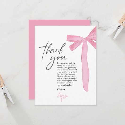 Carte Elle Noue Le Nœud Rose Bow Bridal Shower (Devant/Arrière en situation)