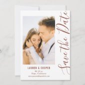 Carte Enregistrer La Date Brown Script Design Moderne Ma (Devant)
