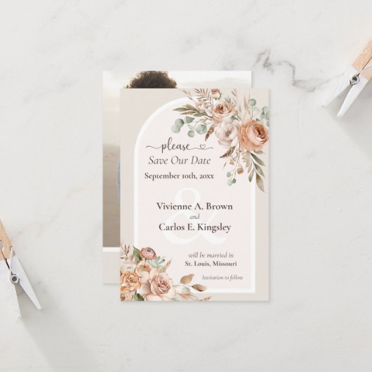 Carte Enregistrer La Date Lumière Terre Tone Boho Floral (Devant/Arrière en situation)