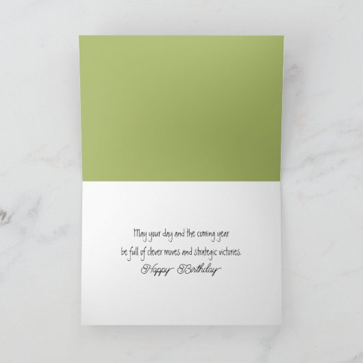 Carte Equipes d'anniversaire jouant aux échecs dans un p (Intérieur)