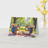 Carte Equipes d'anniversaire jouant aux échecs dans un p (Fleur jaune)