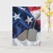 Carte étiquette de chien militaire sur le drapeau (Fleur jaune)