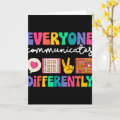 Carte Everyone Communicates Differently Special Educatio (Fleur jaune)
