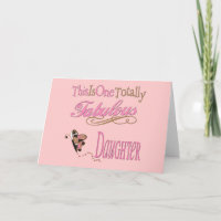 Fabuleuse fille avec papillon rose