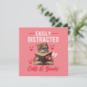 Carte Facilement distrait par les chats et les livres (Debout devant)
