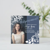 Carte Faire-part de fleurs blanches gris-bleu (Debout devant)