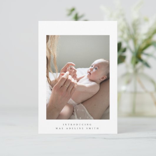 carte faire-part de naissance minimaliste (Debout devant)