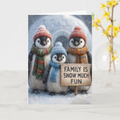 Carte Famille De Pingouins De Noël Dans Les Snowflakes (Fleur jaune)