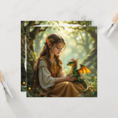 Carte Fée elfe avec dragon dans une forêt enchantée (Devant/Arrière en situation)