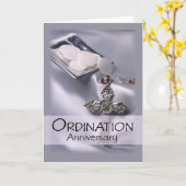 Carte Félicitations pour l'anniversaire de l'ordination (Fleur jaune)