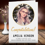 Carte Félicitations Simple Graduate Photo Graduation<br><div class="desc">Félicitations Simple Graduate Photo Graduate Carte Graduation. Design élégant et simple avec script doré et photo personnalisée. Ajoutez votre photo et votre message pour le diplômé à l'intérieur de la carte.</div>
