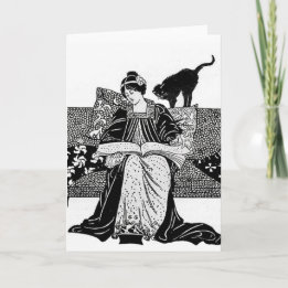 Carte Femme lisant avec un chat noir