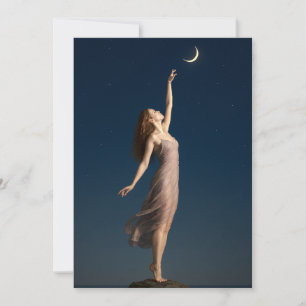 Carte Femme qui tend la main vers la Lune