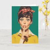 Carte Femme Rétro Faisant Chut (Fleur jaune)