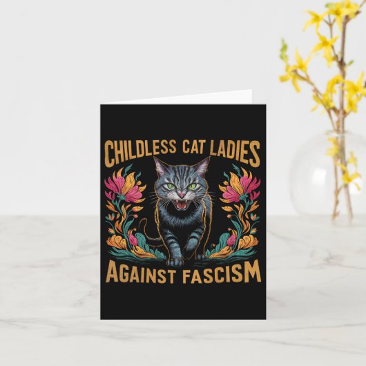 Carte Femmes de chats sans enfants contre le fascisme Po (Fleur jaune)