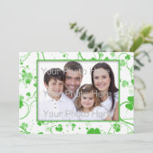 Carte Fête de la Saint-Patrick, Shamrock perce la photo (Debout devant)