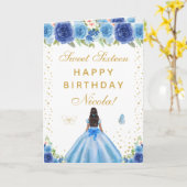 Carte Fille à peau foncée aux fleurs bleues, douce seize (Fleur jaune)