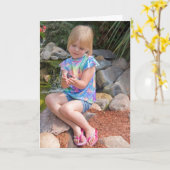 Carte Fille avec papillon (Fleur jaune)