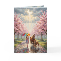 Fille avec parapluie et poney dans un parc pluvieu