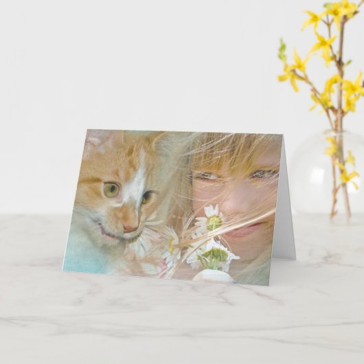 Carte fille et chat tabby (Fleur jaune)