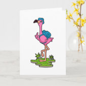 Carte Flamant rose randonneur avec sac à dos (Fleur jaune)
