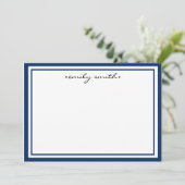 Carte Flat personnalisée Navy & White Stationery (Debout devant)