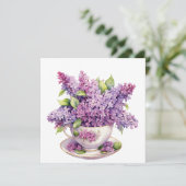 Carte Fleurs de lilas en fleurs dans une tasse à thé (Debout devant)