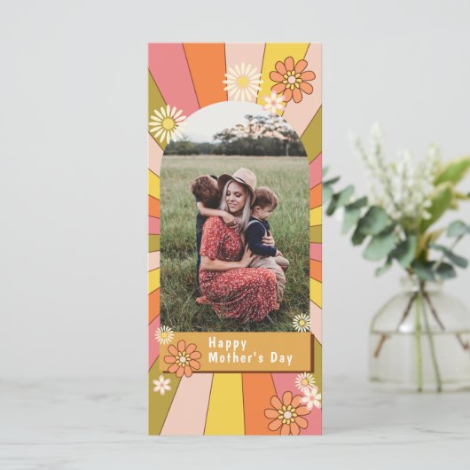 Carte Fleurs Rétro Groovy Photo de la Fête des Mères (Debout devant)