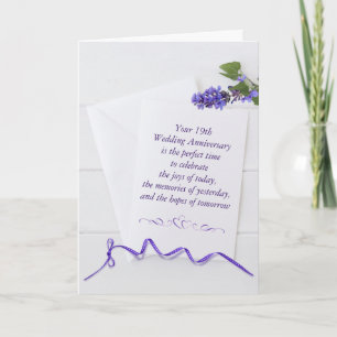 Carte Fleurs violettes pour le 19e anniversaire sur du b