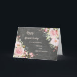 Carte Floral Friend et Son Mari Mariage Anniversaire<br><div class="desc">Joyeuse carte d'anniversaire mariage pour l'ami et son mari avec d'élégantes fleurs d'aquarelle rose rousse et arrière - plan de tableau noir et verset sincère.</div>