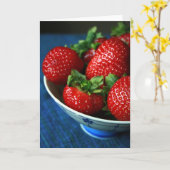 Carte Fraises dans une cuvette (Fleur jaune)