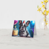 Carte Frenchie Birthday Bash : Un mignon Bulldog françai (Fleur jaune)