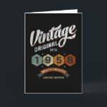 Carte Funny 67 Year Old 1958 Vintage 67th Birthday Gift<br><div class="desc">Célébrez En Style Avec Ce Cadeau D'Anniversaire Unique Et Amusant D'Inspiration Vintage! Ce Graphique D'Anniversaire Met En Lumière Parfaitement Votre Étape Spéciale. Que vous soyez âgé de 9, 21, 30, 40, 50 ans, ou que vous soyez âgé d'un autre âge, montrez fièrement votre statut légendaire avec Humour et nostalgie. Ce...</div>