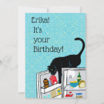 Carte Funny Cat 9 Vies Personnalisé Anniversaire<br><div class="desc">C'est ton anniversaire ! Allez-y, faites comme si c'était le premier de vos neuf vies. Un méchant chat noir fait ouvrir le frigo va pour le rêve, je veux dire la crème. Carrelage turquoise et contenu de réfrigérateur détaillé ajoutent au charme et à l'humour de cette carte. Vos amis amoureux...</div>