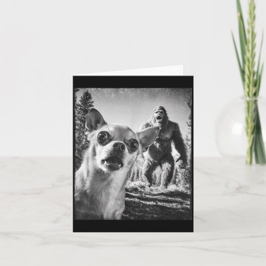 Carte Funny Chihuahua Selfie With Bigfoot Sasquatch Cryp (Devant)