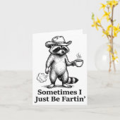 Carte Funny Farting Raccoon Fart Joke Sometimes I Just B (Fleur jaune)