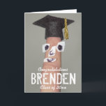 Carte Funny Graduation Félicitations Classe de 2023<br><div class="desc">Cette drôle de carte de félicitations de remise de diplômes comporte une marionnette portant une casquette noire et un visage dessiné à la main. Avant de la carte dit,  "Félicitations,  Brenden (remplacer par votre propre nom) Classe de 20xx". Conçu par un artiste de renommée mondiale ©Tim Coffey.</div>
