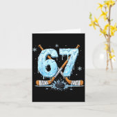 Carte Funny Hockey Lovers Drip 6-7 Number Six Seven Puck (Fleur jaune)