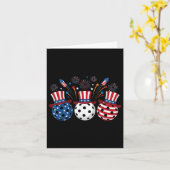 Carte Funny Pickleball Fireworks American Usa Drapeau 4e (Fleur jaune)
